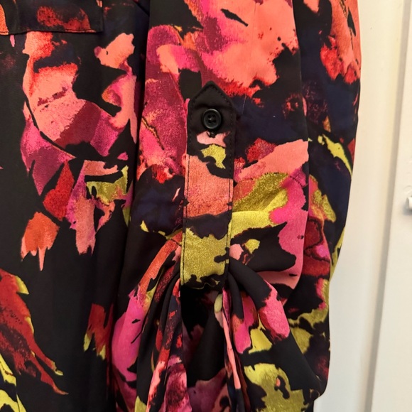 ✨ava & viv black & multicolor floral roll-up long sleeve blouse✨ - Picture 6 of 6